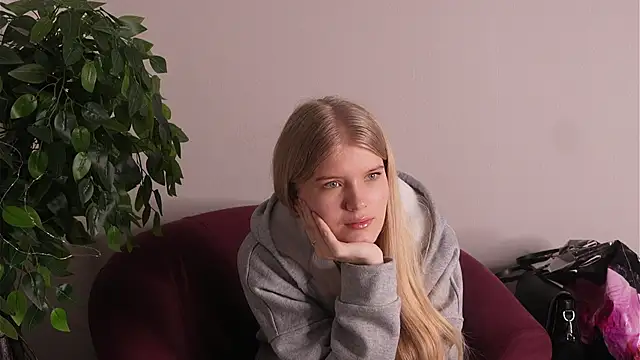 MelanyRuch Adlı Modelin Canlı XXX Sohbeti