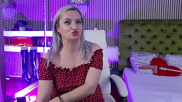 LadyTouch Live XXX Chat