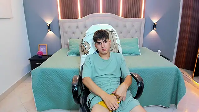 Chat XXX en directo de Tommy18__