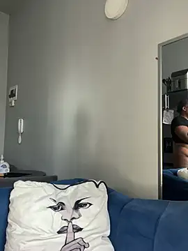 Curveysinaa Chat XXX in diretta