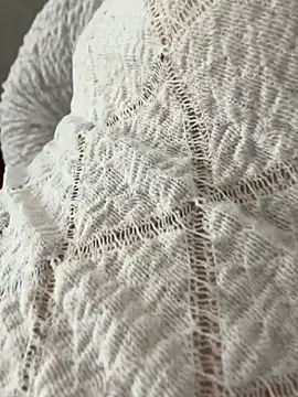 Show modela YANINA120 na web-kameri