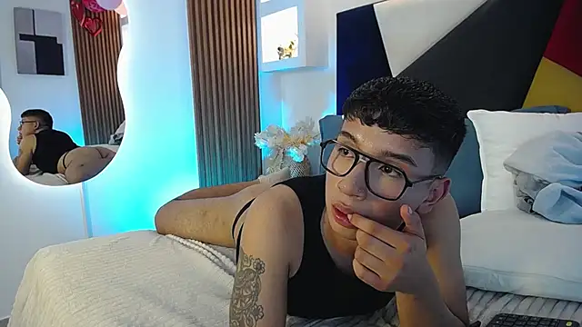 Chat +18 de Fancy_Vixen ao vivo