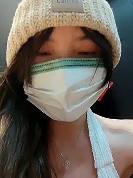 TBgril élő XXX-chatje