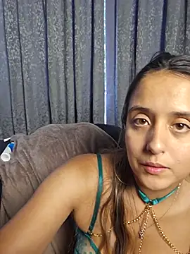 daddys_only_girl 即時 XXX 聊天