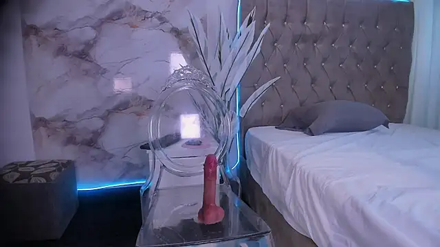 VanillaFlo Live XXX Chat