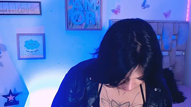 IssadoraaR – webcam-show