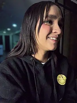 Isabella-Teen's Live XXX Chat