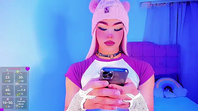 Shiaki_04: διαδικτυακό σόου στην κάμερα