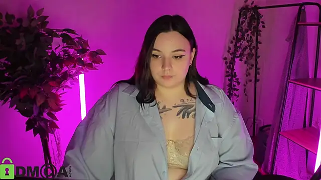 Mia_R0ss Chat XXX in diretta