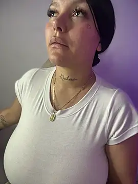 Miia__Taylor Show Webcam