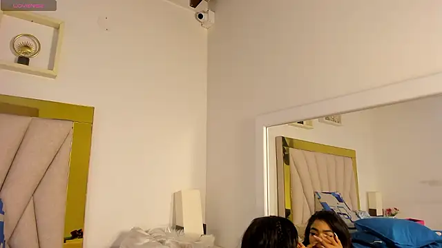 vahiolet_fuentes' Live XXX Chat