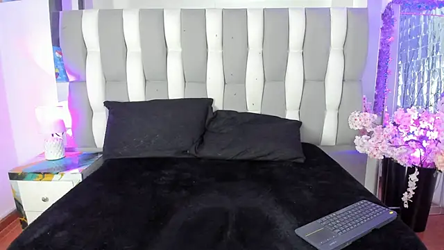 IsaDiiaz লাইভ XXX চ্যাট