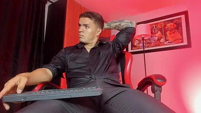 ALPHA_DOMINUS_ live XXX chat