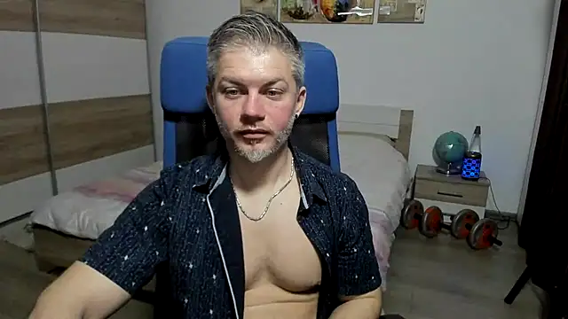 XXX chat uživo modela RobbyShawz