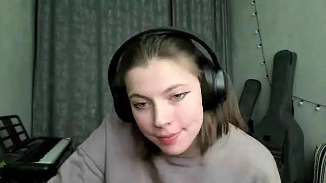 CutieAnny: διαδικτυακό σόου στην κάμερα