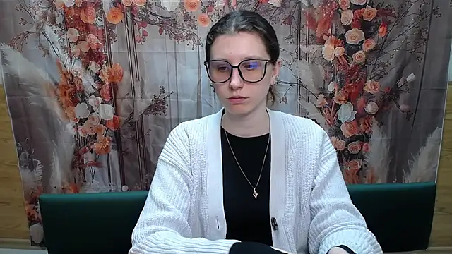 LilianaShine 现场XXX聊天