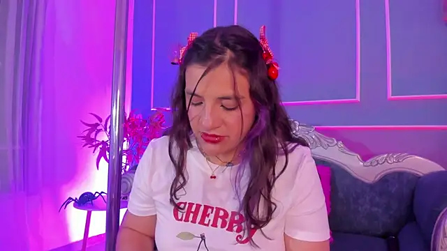 Chat XXX en directo de TaraTaylorr