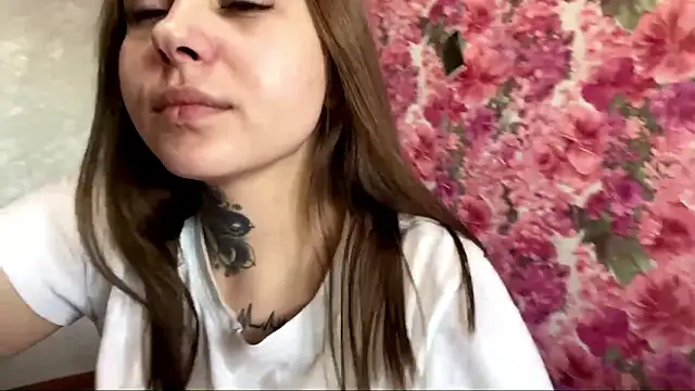 TraciBallenaのライブXXXチャット