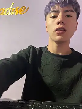 AlexanderCollman2 Show in webcam