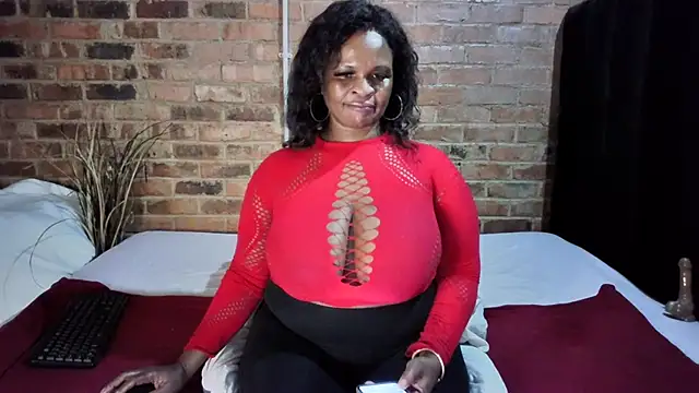 DIRTIENASTYのライブXXXチャット