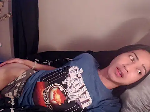 Manilagirl_x: διαδικτυακό σόου στην κάμερα