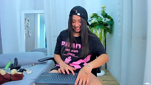 ViictoriiaSaenz – Naživo XXX chat