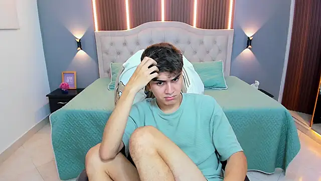 Tommy18__ 现场XXX聊天