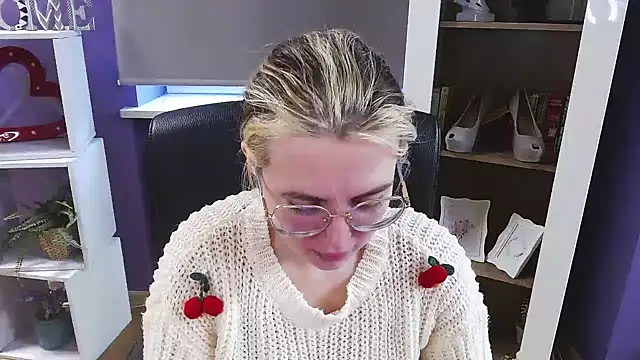 Онлайн чат XXX Zoey_Erotic