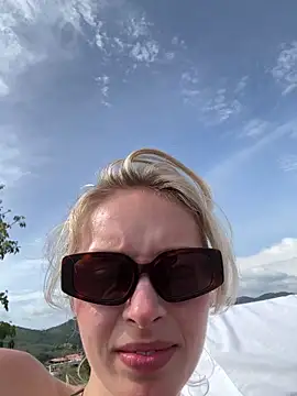 SunnyShiney Live XXX-Chat