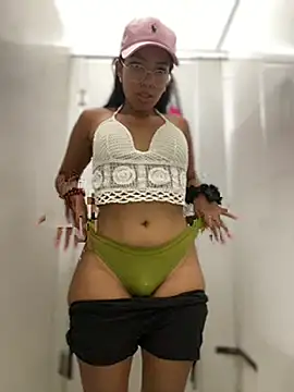 Show modela SheenaBrooke na web-kameri