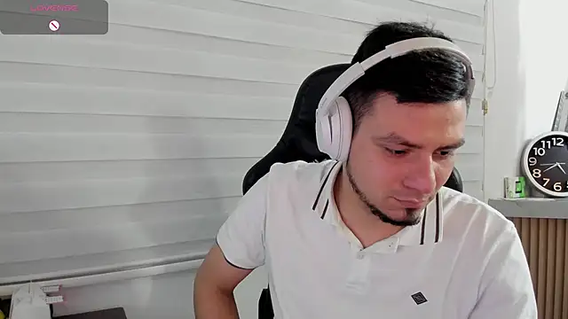 Chat +18 de Rick_Adams ao vivo