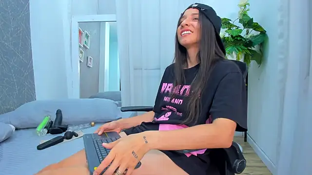 ViictoriiaSaenz live XXX chat