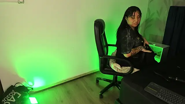 Saarada Chat XXX in diretta