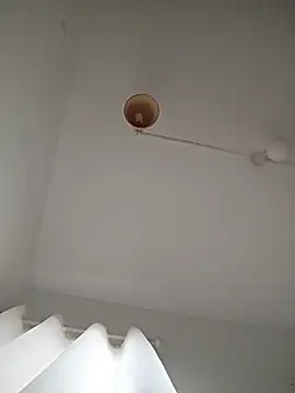 NakedMILFx Chat XXX in diretta