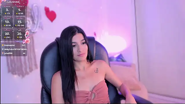 Ginni_charlotte Chat XXX in diretta