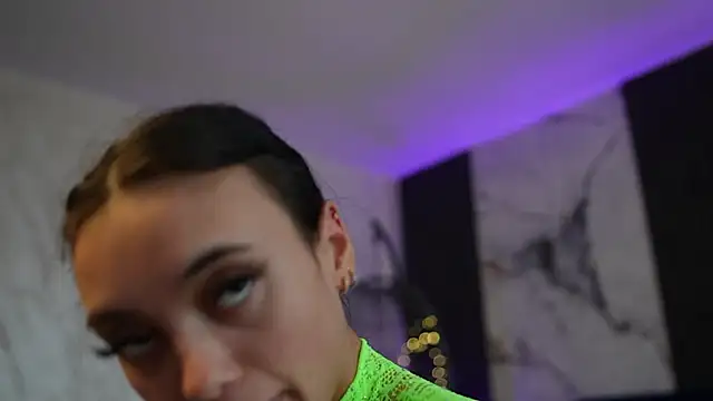 RachelRavee Adlı Modelin Canlı XXX Sohbeti