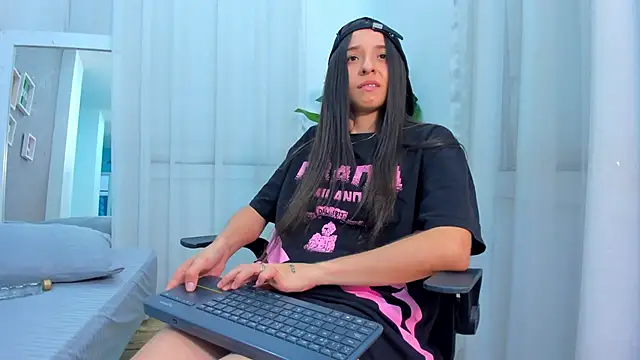 ViictoriiaSaenz's Live XXX Chat