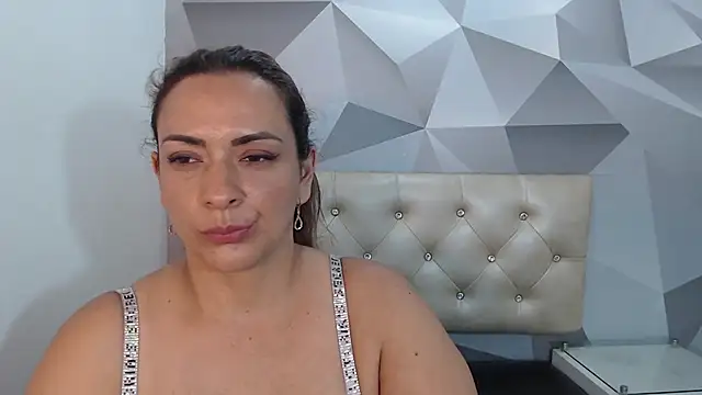 Czat XXX na żywo – Milf-Prettyboobs