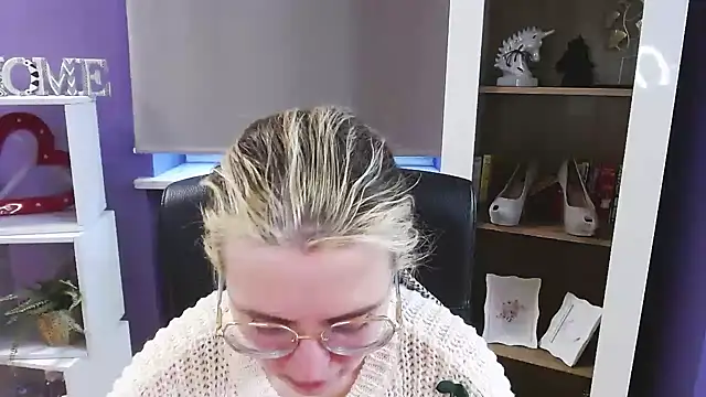 Zoey_Erotic – Naživo XXX chat