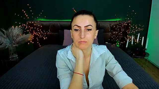 Chatroom XXX en direct de Rebecca_Diamond