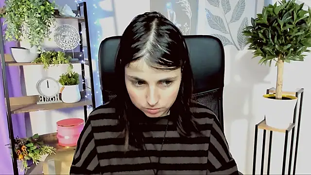 MartaEdams Adlı Modelin Canlı XXX Sohbeti