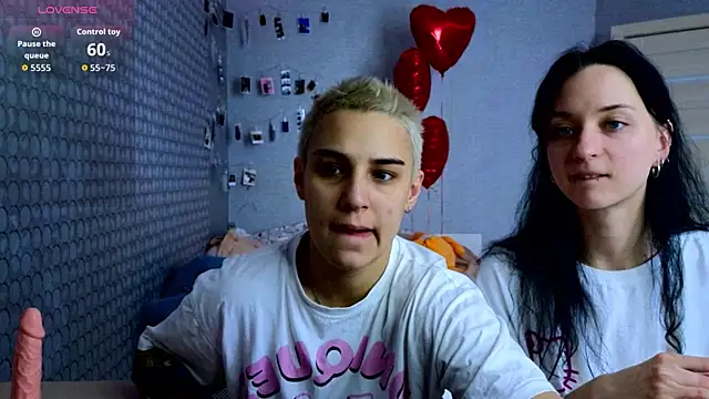 XXX chat uživo modela Escaped_Brides