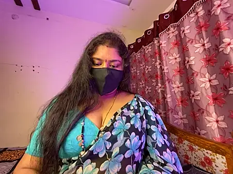 LouleyRanii লাইভ XXX চ্যাট