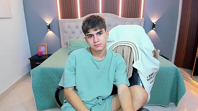 Tommy18__のライブXXXチャット