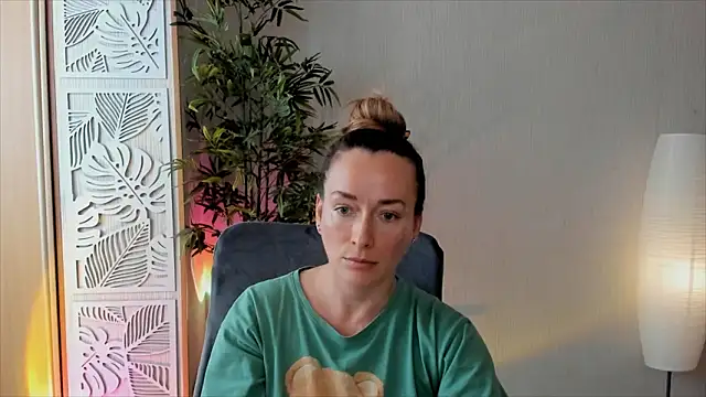 RebeccaMartinezのライブXXXチャット