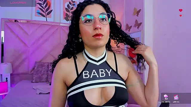 DemiJones_ Adlı Modelin Canlı XXX Sohbeti