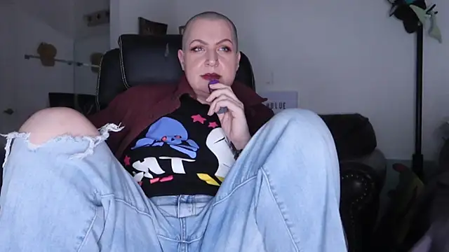 BellaBlueBBW's Webcam Show