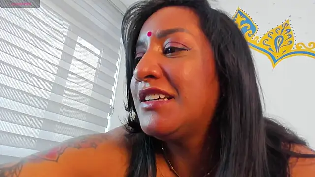 دردشة LadyNahir الجنسية المباشرة