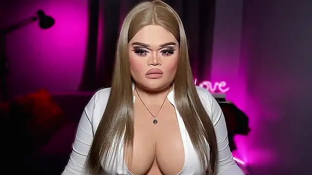 Онлайн чат XXX BelindaLove