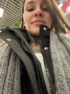 KishaMur Adlı Modelin Canlı XXX Sohbeti